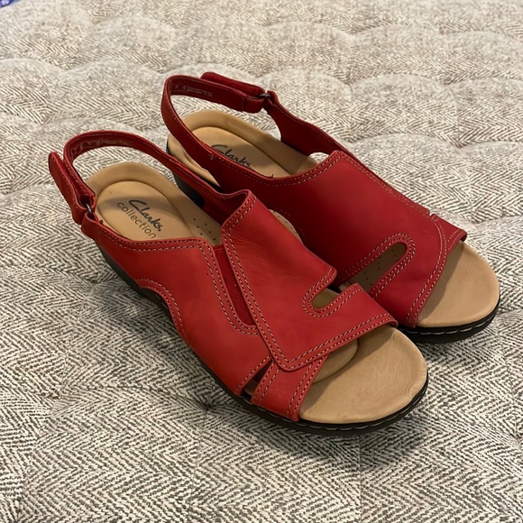 Clarks Shoes Clarks Sandals Size 95 M Poshmark
